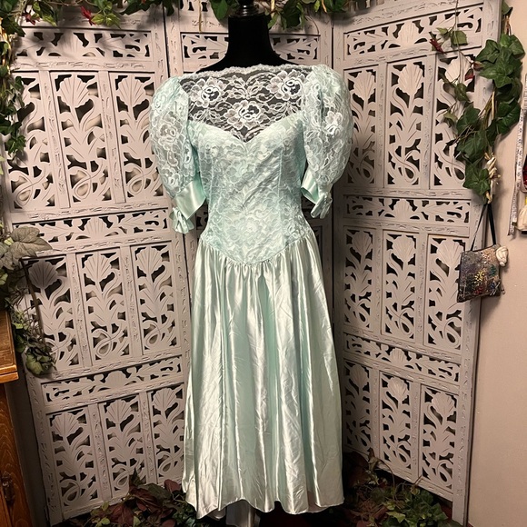 ALFRED ANGELO VINTAGE 80’s PALE AQUA BLUE LACE & SATIN FORMAL DRESS GOWN - Picture 1 of 15